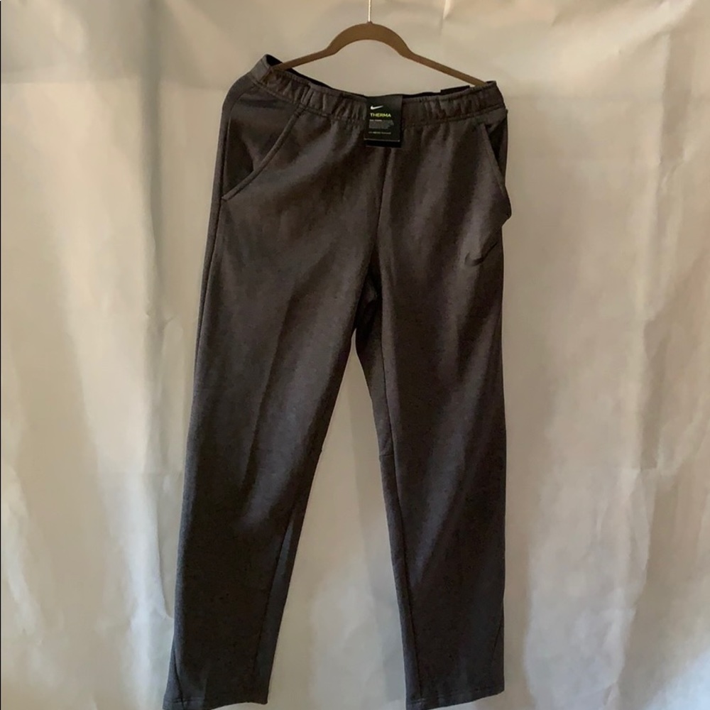 Nike  therma pants , with tag